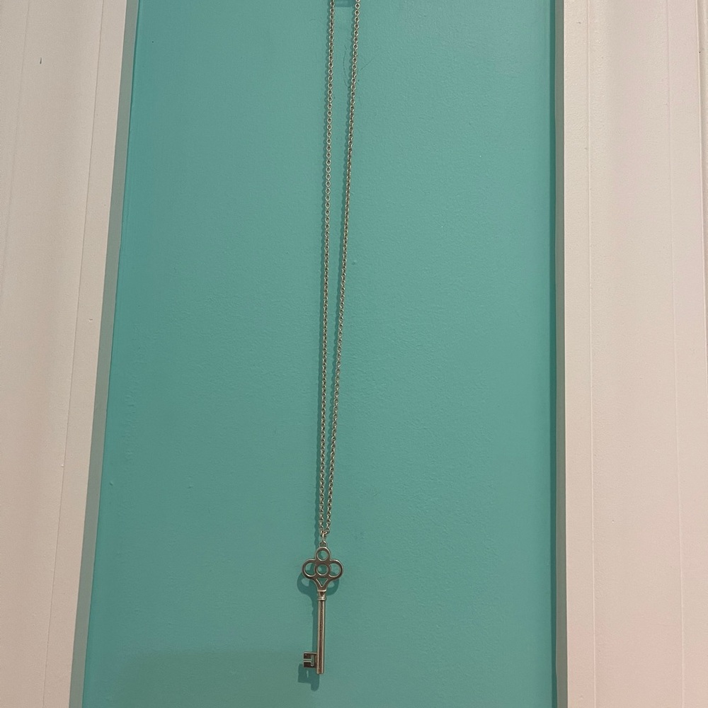Retired TIFFANY & CO key necklace ✨